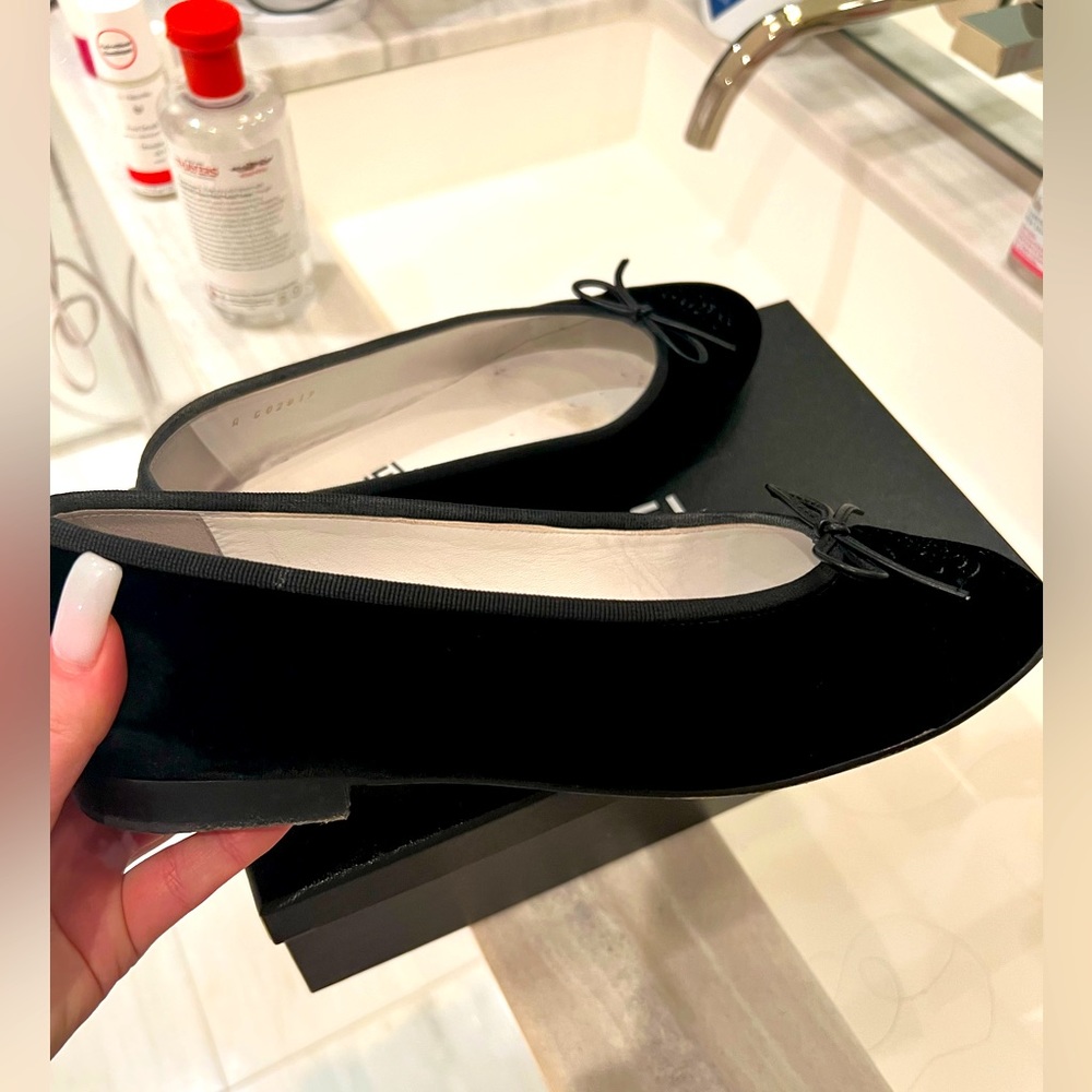 Velvet Chanel ballerinas - sold out everywhere